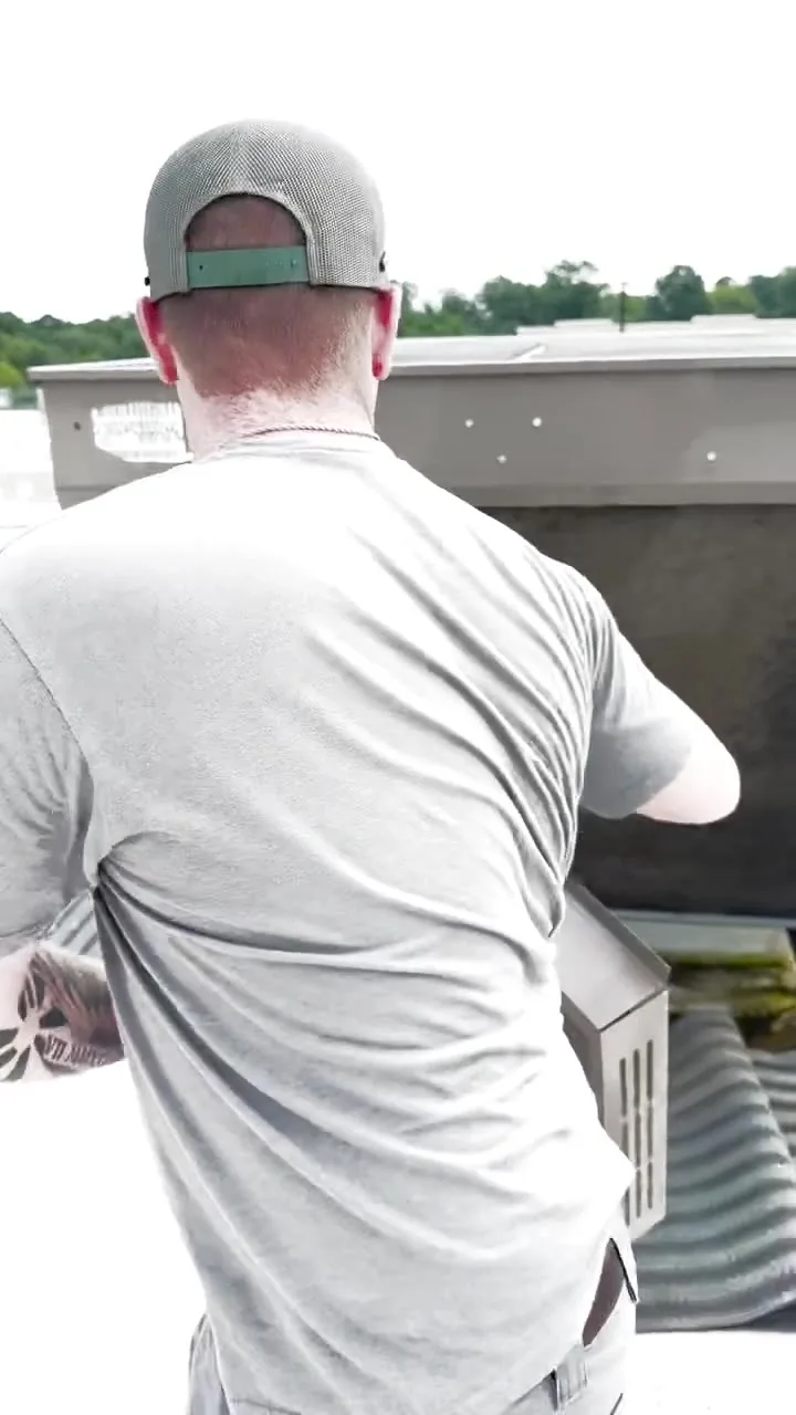 Commercial rooftop coil pull at Gassy's — Bryant